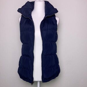 Old Navy Puffer Vest in Dark Blue